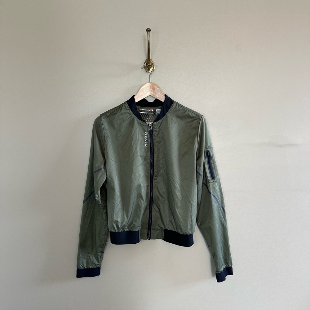 Green mesh back runners zip up jacket- L